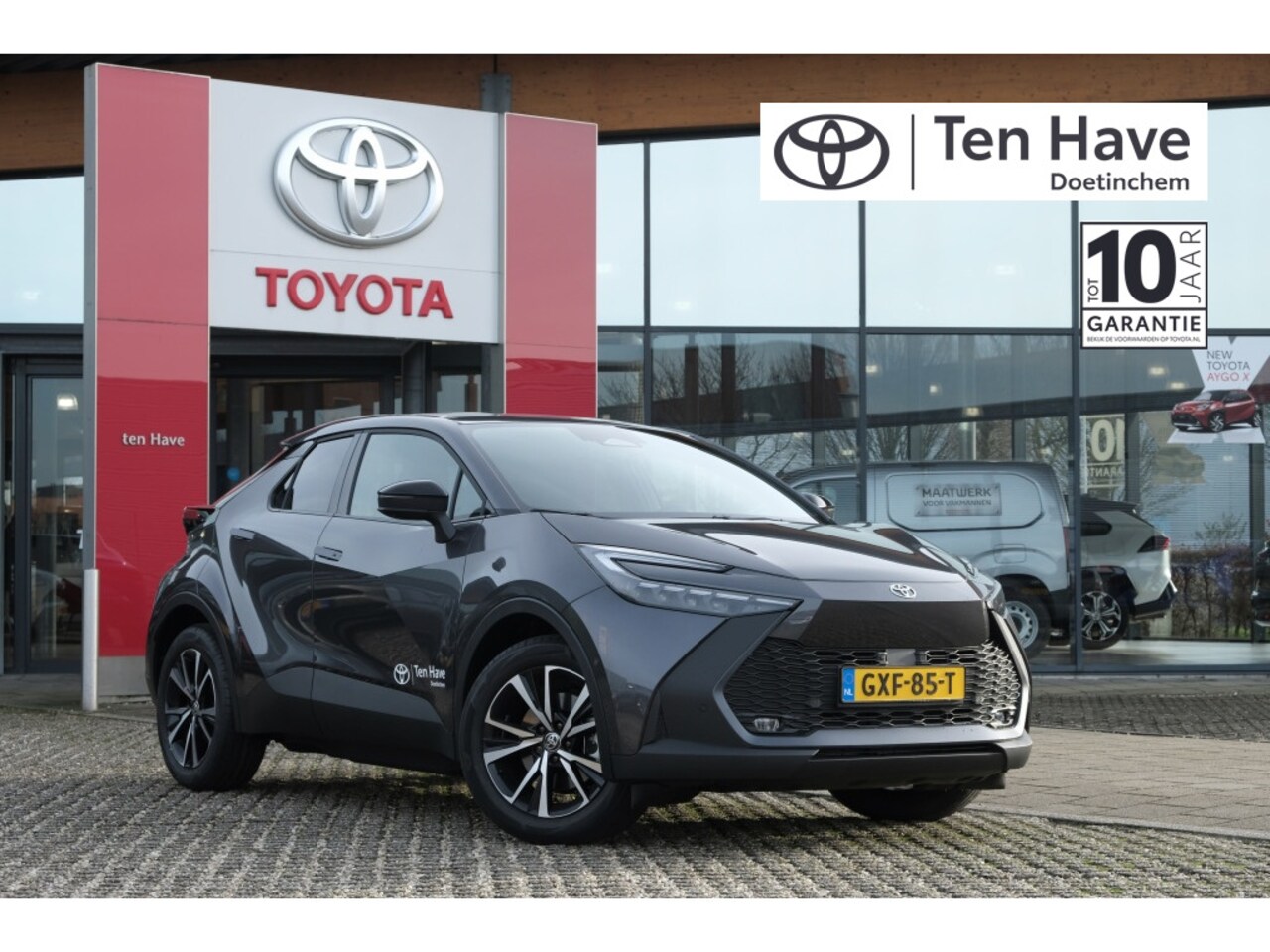 Toyota C-HR - Plug-in Hybrid 220PK First Edition Automaat | Draadloze oplader - AutoWereld.nl