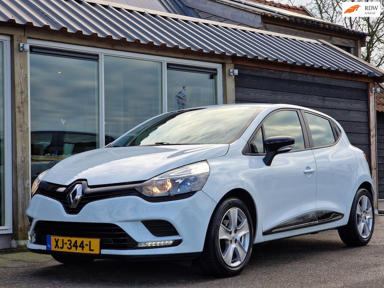 Renault Clio - 1.2 16V 1.2 16V (4 Cilinder / Airco / Cruise / LM Velgen / Bluetooth) - AutoWereld.nl