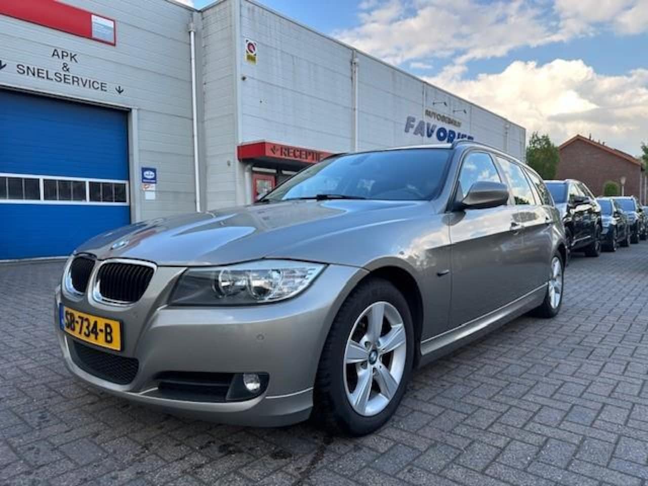 BMW 3-serie Touring - 320i Bns M Sport 170PK!/Automaat/Airco/Hleder - AutoWereld.nl