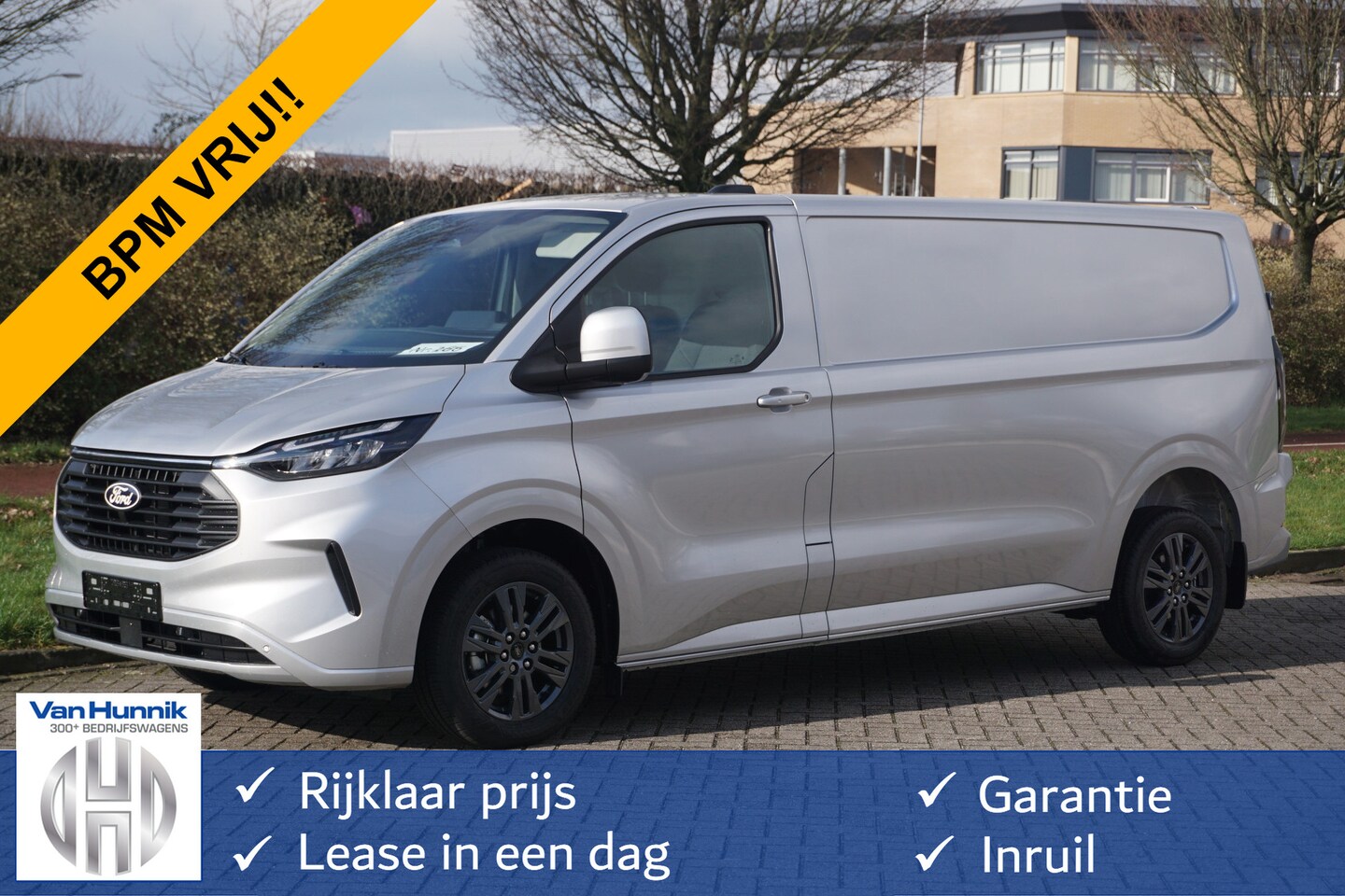 Ford Transit Custom - 300L 170PK Limited AUT BPM VRIJ!! Navi, ACC, Trekhaak, 360° Cam, 17" LM, Alarm!! NR. 884 - AutoWereld.nl