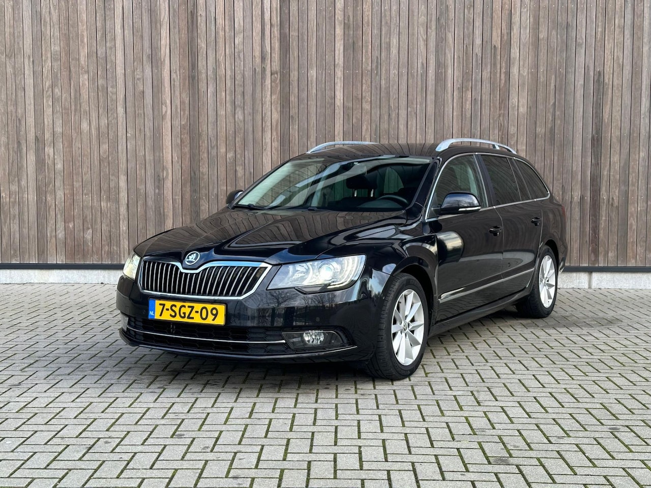 Skoda Superb Combi - 1.6 TDI Ambition | XENON | LMV | - AutoWereld.nl