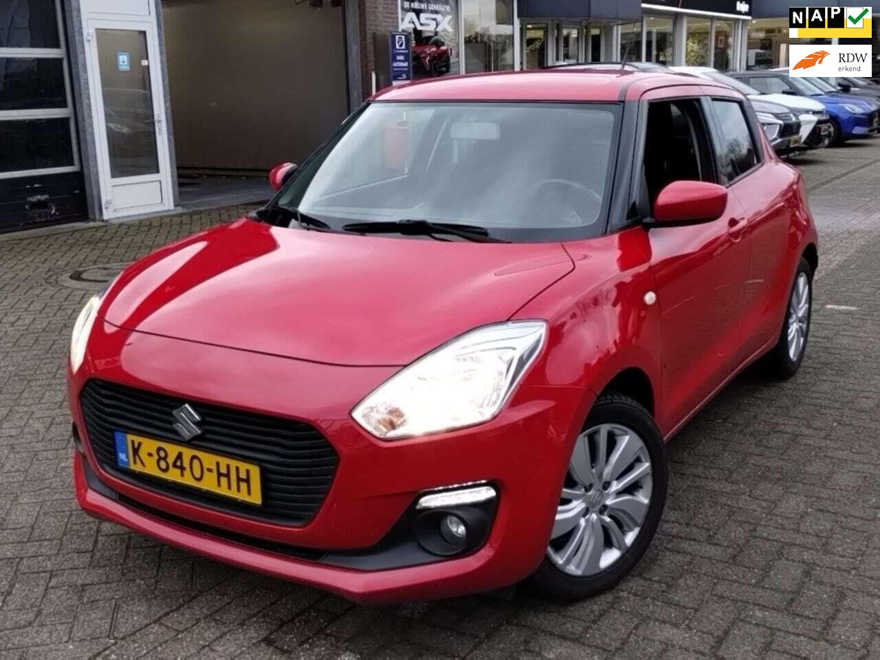 Suzuki Swift - 1.2 Select Smart Hybrid Navi / Airco / Trekhaak / Stoelverwarming / MCC / Gouda - AutoWereld.nl