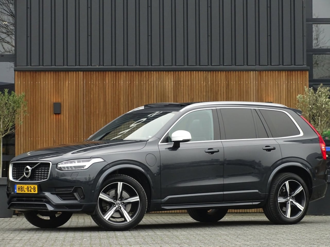 Volvo XC90 - T8 407PK / AWD / R-Design / LED / 7 pers / - AutoWereld.nl