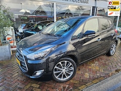 Hyundai ix20 - 1.6i Goleuke uitstraling, panorama, stoel en stuur verwarming