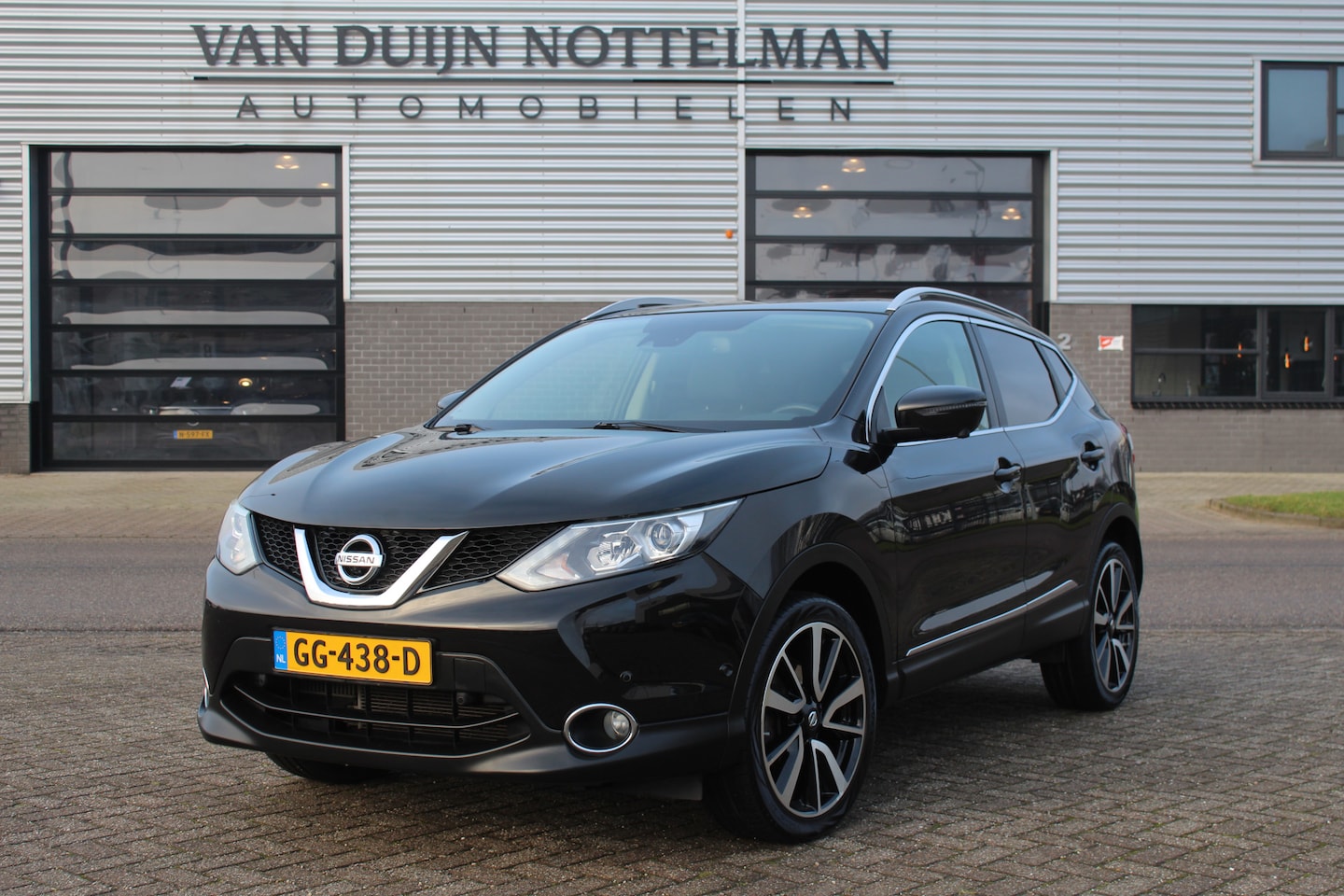 Nissan Qashqai - 1.2 Tekna / Panoramadak / Leer / N.A.P. - AutoWereld.nl