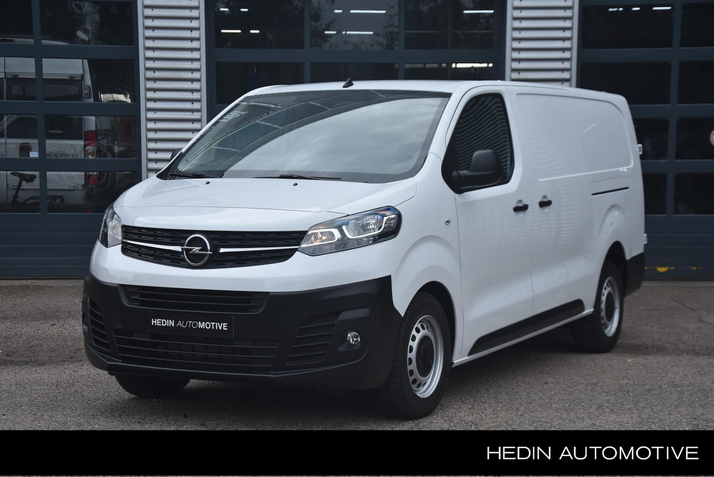 Opel Vivaro - 2.0D automaat 145pk L3H1 Stuurbediening | Navi | Betimmering | Dubbele schuifdeur | - AutoWereld.nl