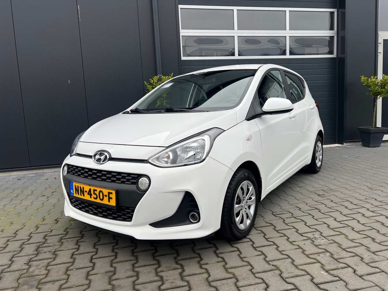 Hyundai i10 - 1.0i Go! 2017 1.0i Go! 2017 - AutoWereld.nl