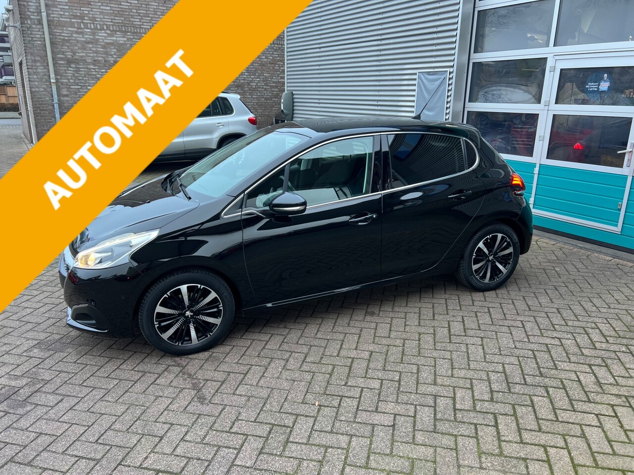 Peugeot 208 - 1.2 Puretech 110pk 5D EAT6 Allure - AutoWereld.nl