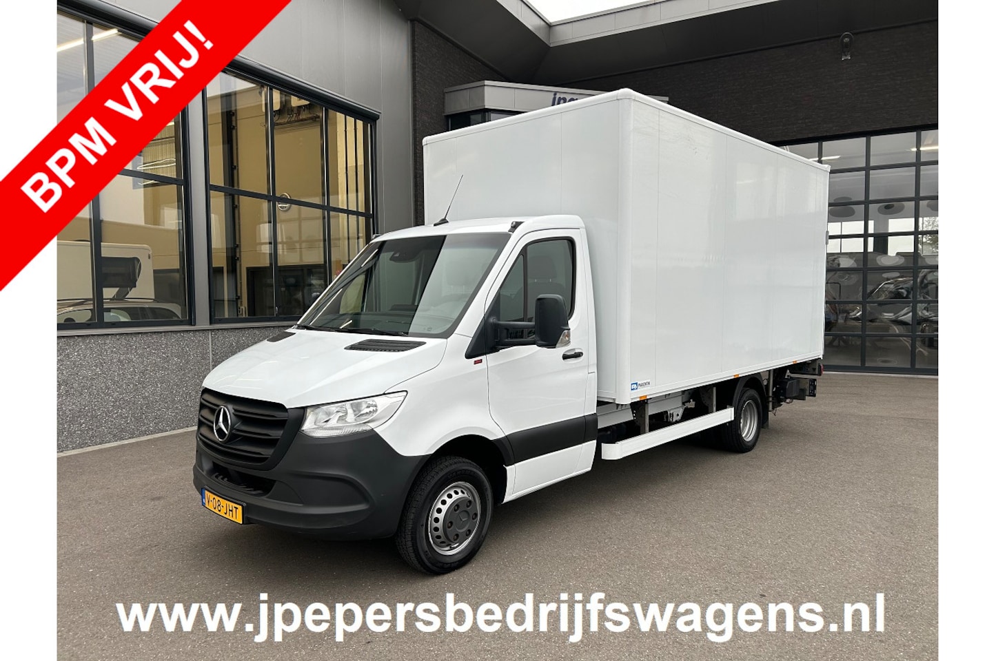 Mercedes-Benz Sprinter - 516 CDI Bakwagen / 1000KG Laadklep / MBUX / Camera / Airco / Carplay navigatie - AutoWereld.nl