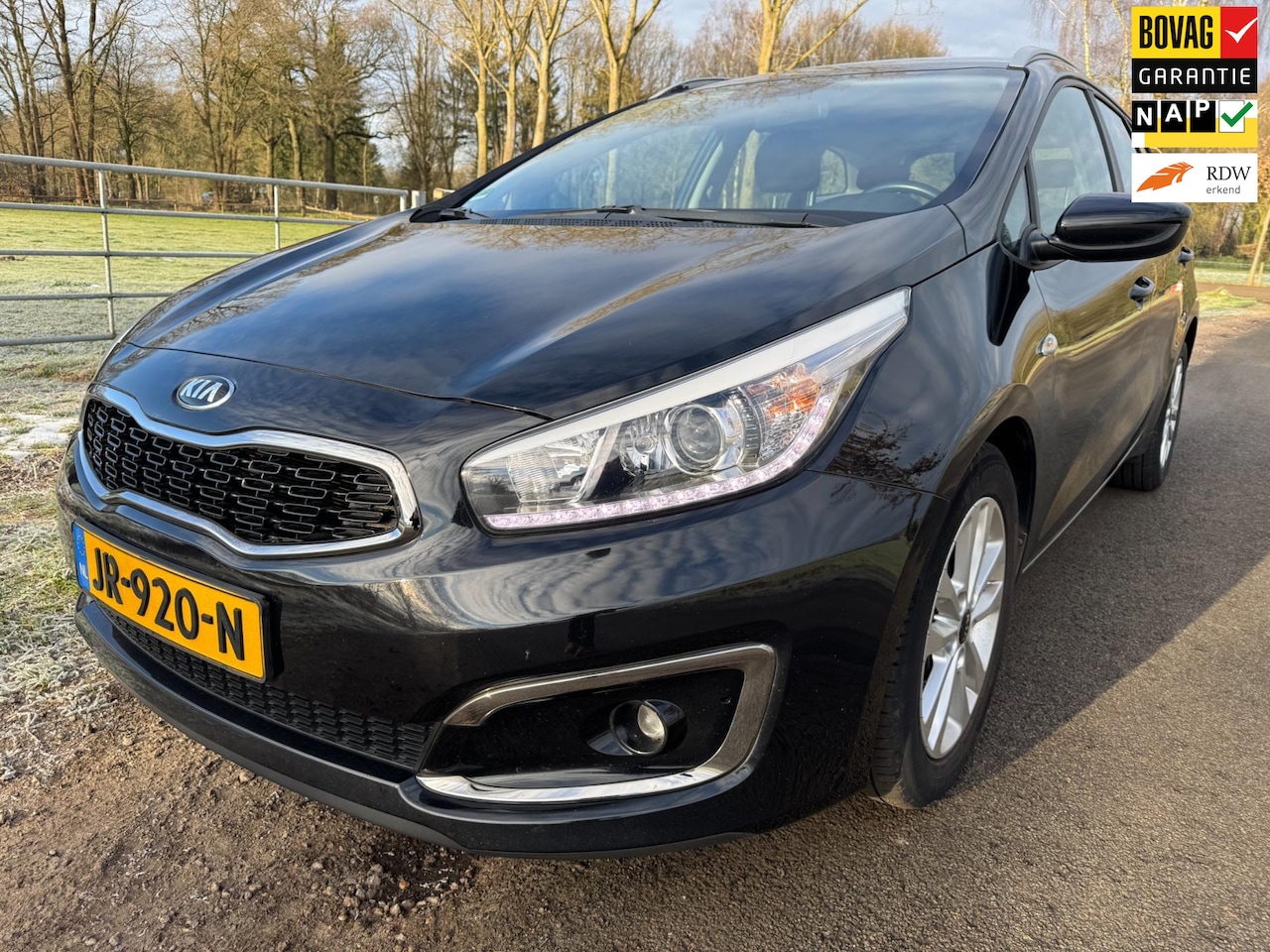 Kia Cee'd Sportswagon - 1.6 GDI First Edition 135PK met navigatie, camera en trekhaak - AutoWereld.nl