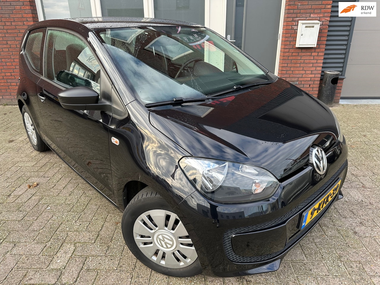 Volkswagen Up! - 1.0 take up! BlueMotion / Airco / 5DRS / NAP - AutoWereld.nl