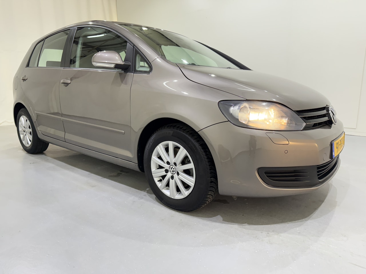 Volkswagen Golf Plus - 1.4 TSI Comfortline Automaat Navigatie/NAP - AutoWereld.nl