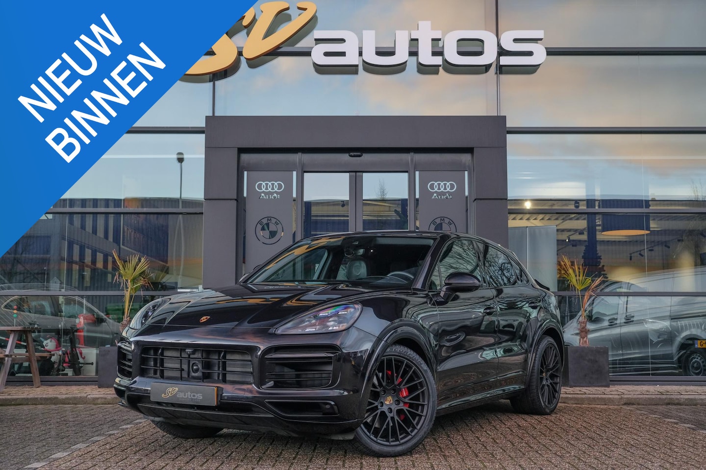 Porsche Cayenne Coupé - 3.0 E-Hybrid Panoramadak 4-Wielsturing Bose Head-up Trekhaak Rode stiksels 1e eigenaar NLa - AutoWereld.nl