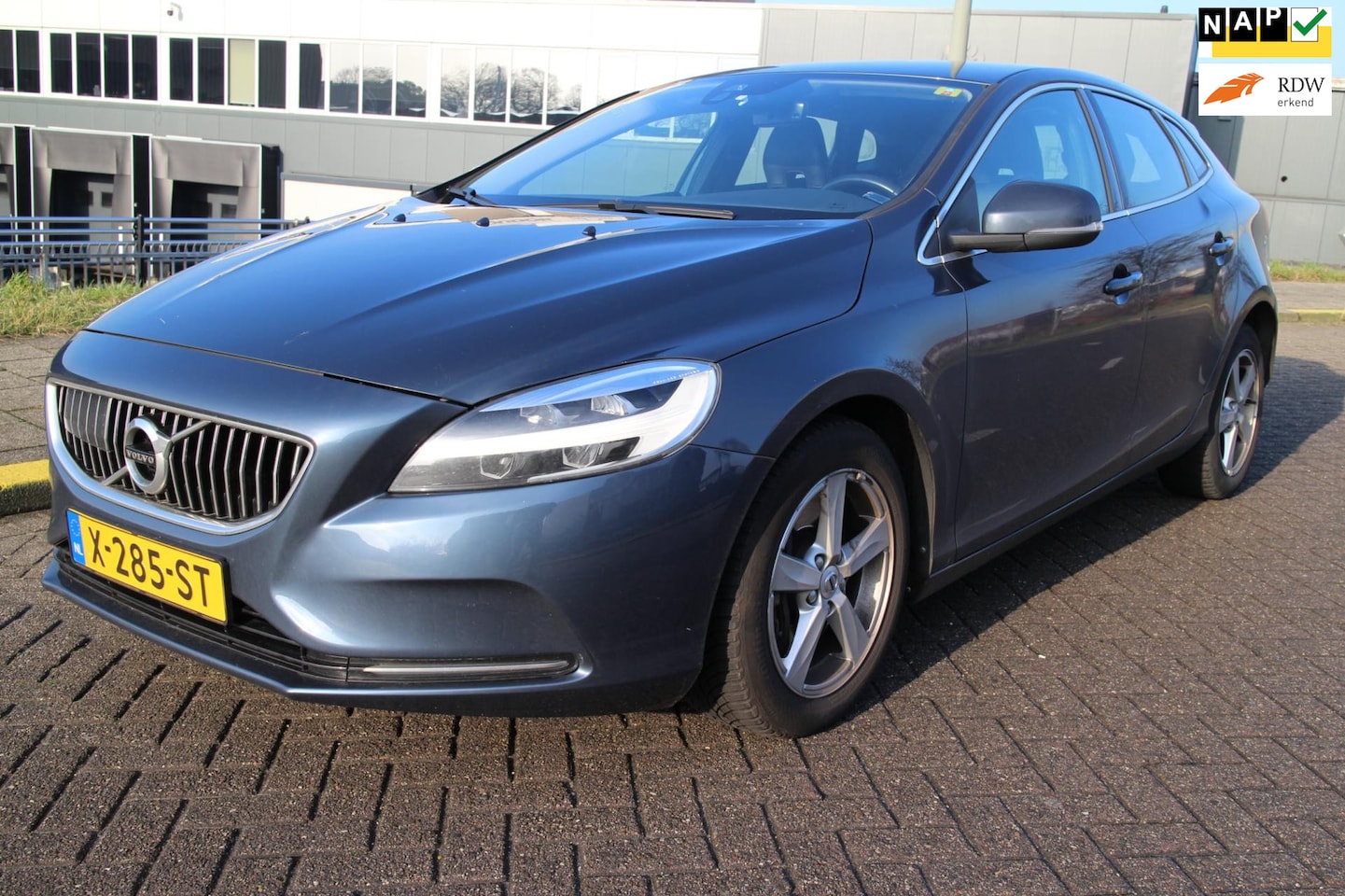 Volvo V40 - 2.0 D2 Inscription 2.0 D2 Inscription - AutoWereld.nl