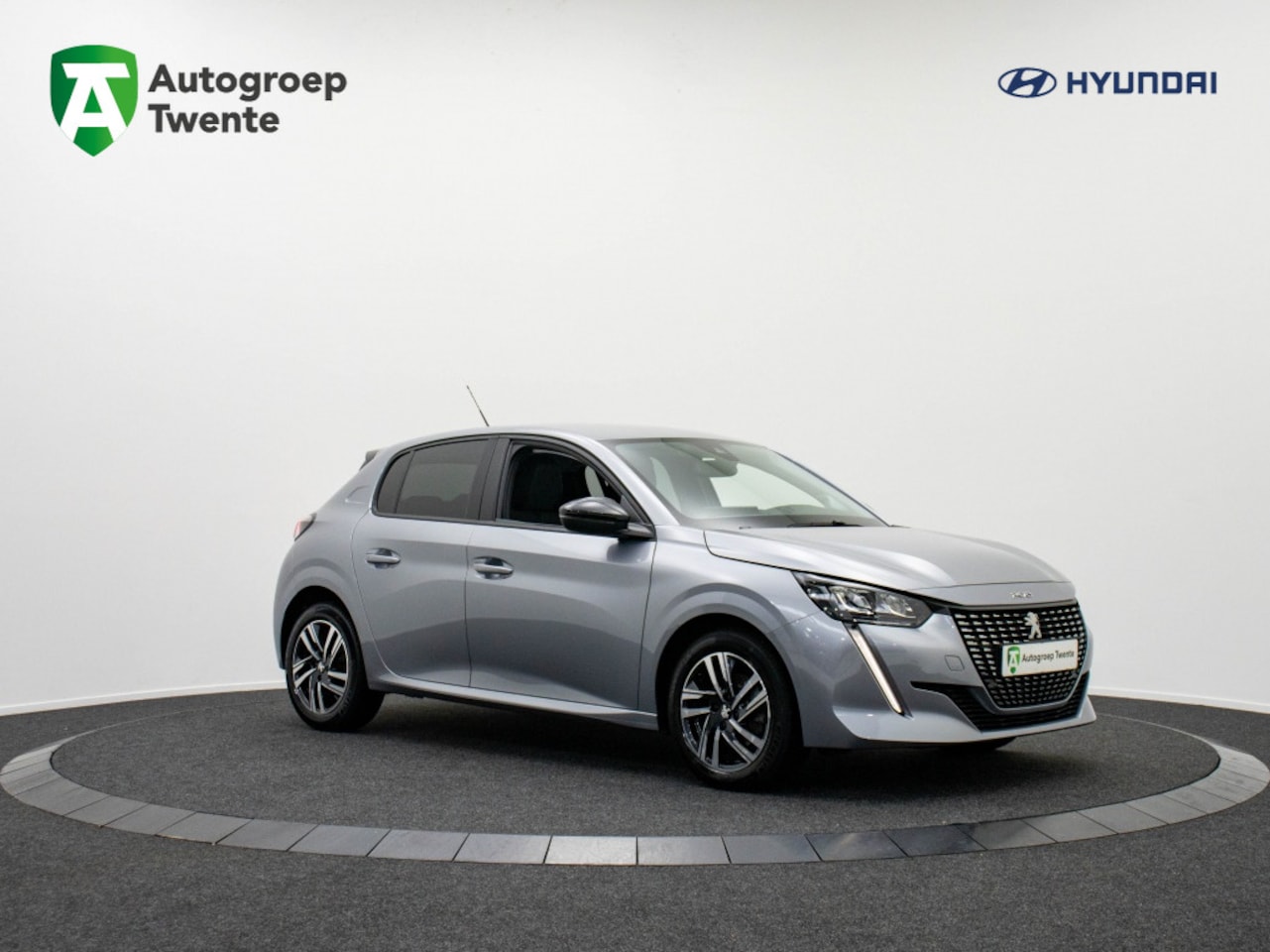 Peugeot 208 - 1.2 PT Allure Pack | Navigatie | Private lease 399 p.m. - AutoWereld.nl