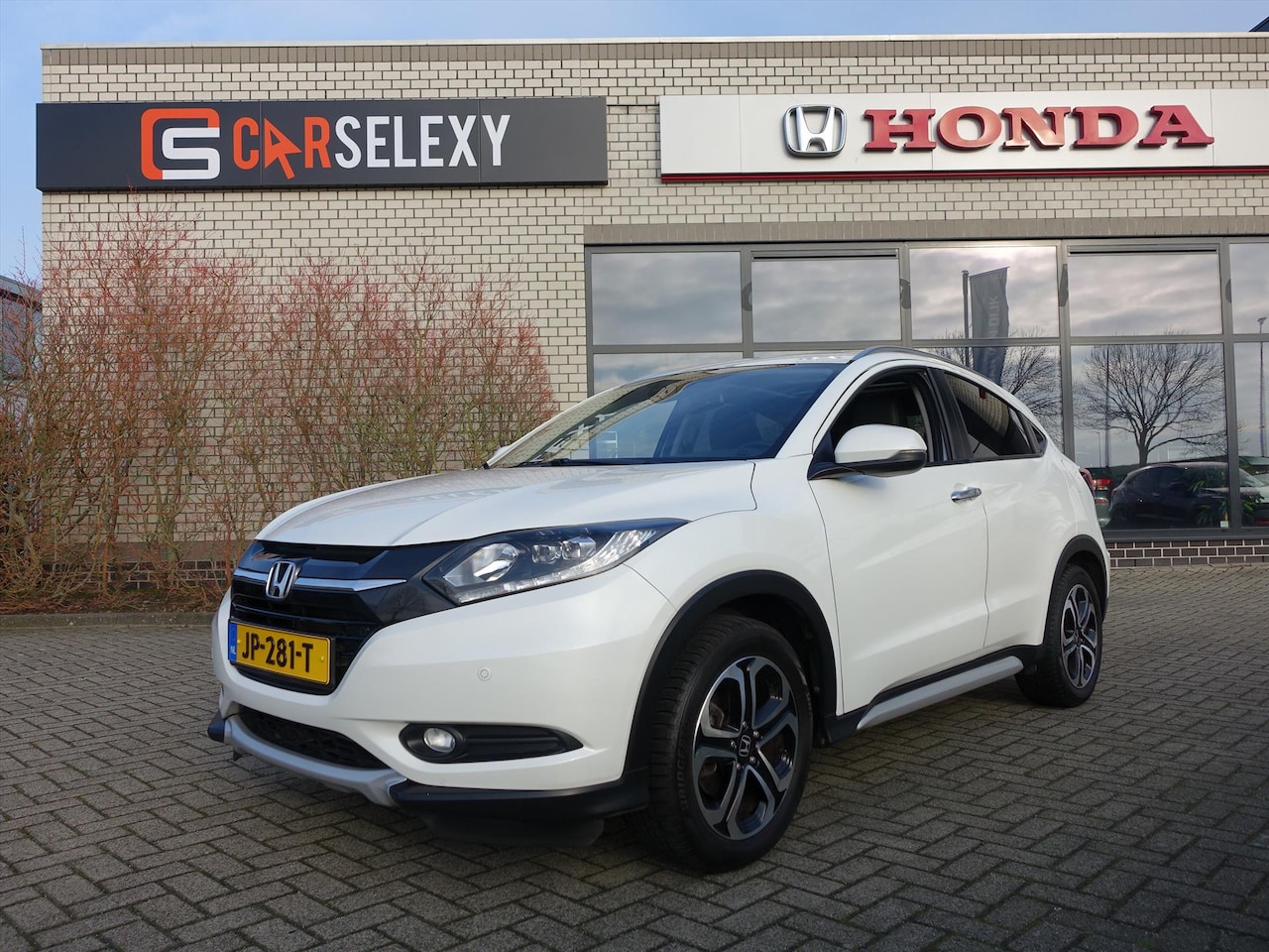 Honda HR-V - EXECUTIVE TREKHAAK ALUMINIUM BEPLATING 65333 KM EROP - AutoWereld.nl