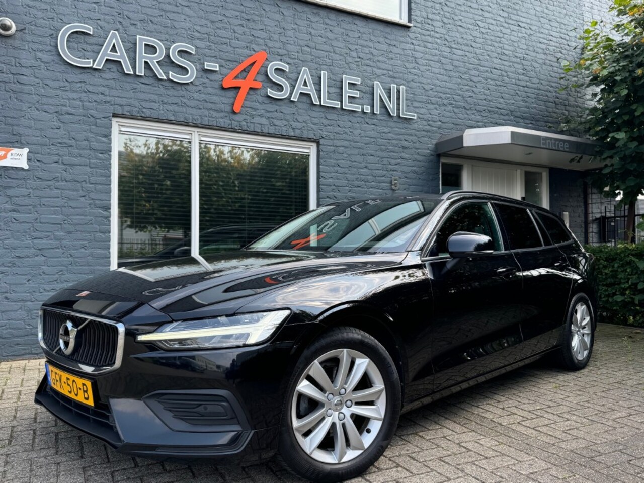 Volvo V60 - 2.0 D3 Momentum +D-glas+ 1/2Leder + Nav+ 17 inch Lmv -  103 dkm - AutoWereld.nl