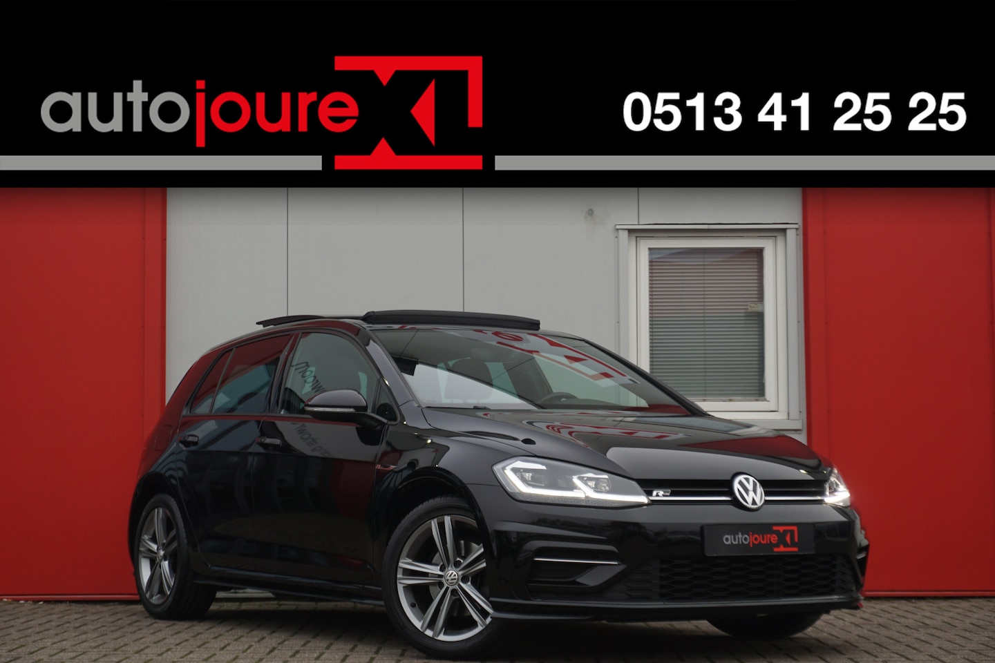 Volkswagen Golf - 1.5 TSI Highline R-Line | 2x R-Line | Panoramadak | Virtual Cockpit | Camera | Trekhaak | - AutoWereld.nl