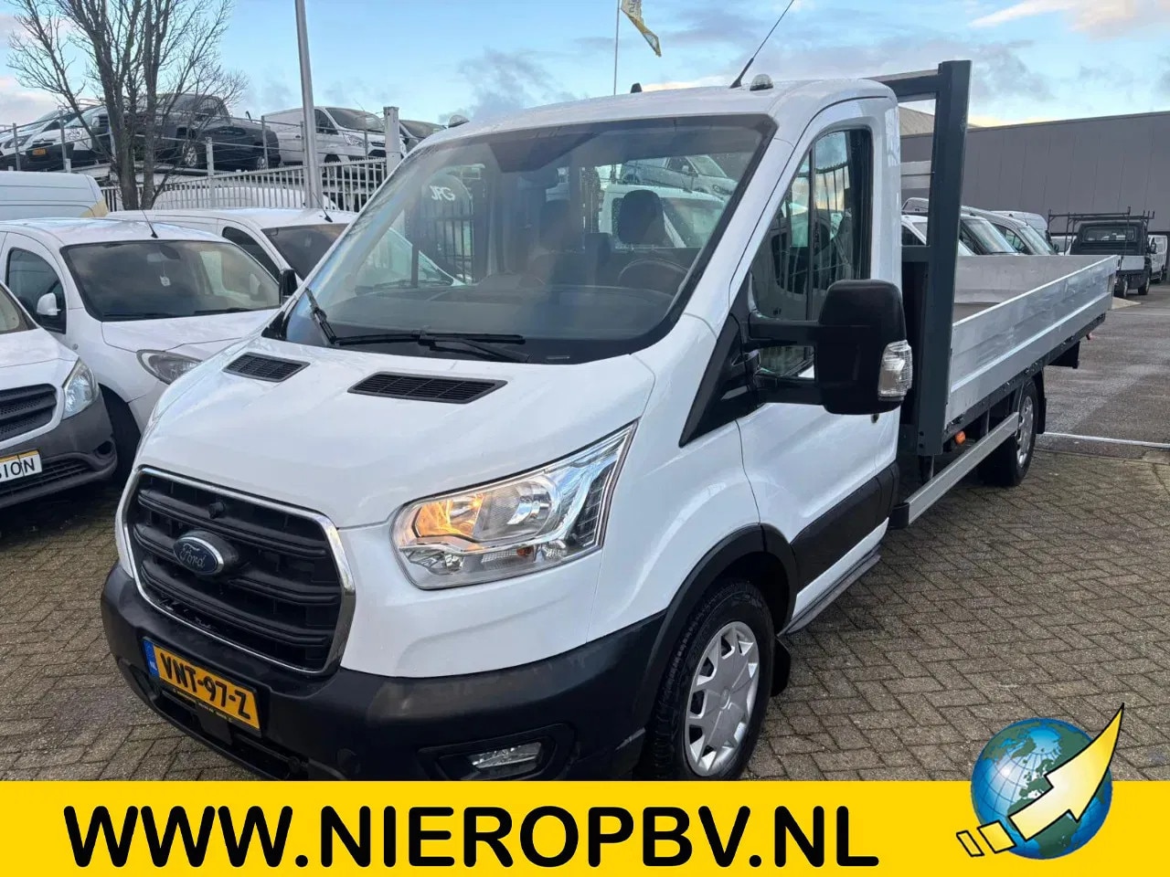 Ford Transit - 2.0TDCI Openlaadbak Airco Cruisecontrol Trekhaak 440CM Lang EURO 6 - AutoWereld.nl