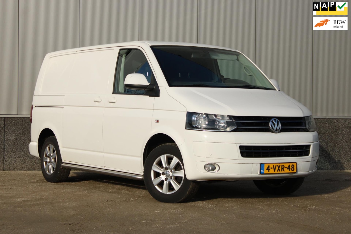 Volkswagen Transporter - 2.0 TDI DSG, 2x Schuifdeur, Airco! - AutoWereld.nl