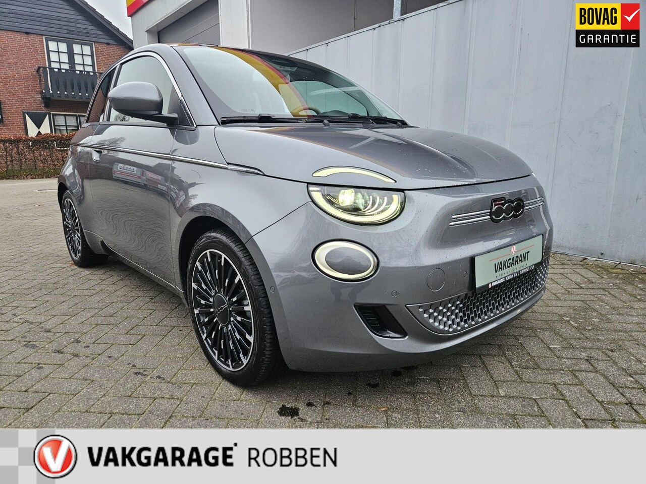 Fiat 500 - La Prima 42 kWh Luxe uitvoering Leer/pdc/pano - AutoWereld.nl