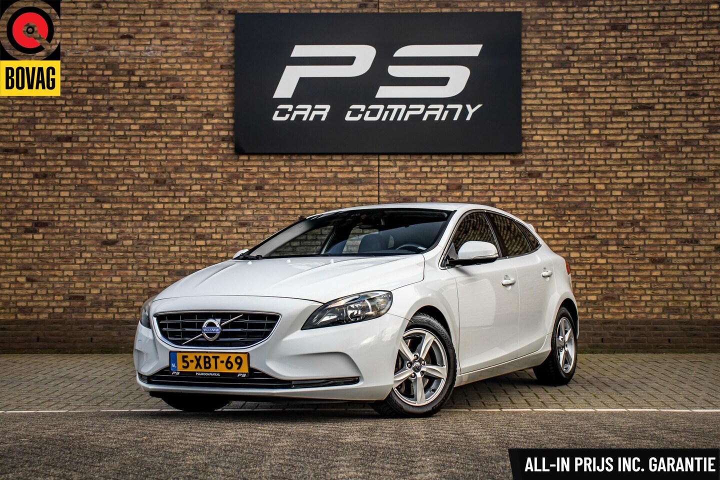 Volvo V40 - 2.0 D4 Momentum Business 2.0 D4 Momentum Business, NAP, Leder, Cruise, Navi - AutoWereld.nl