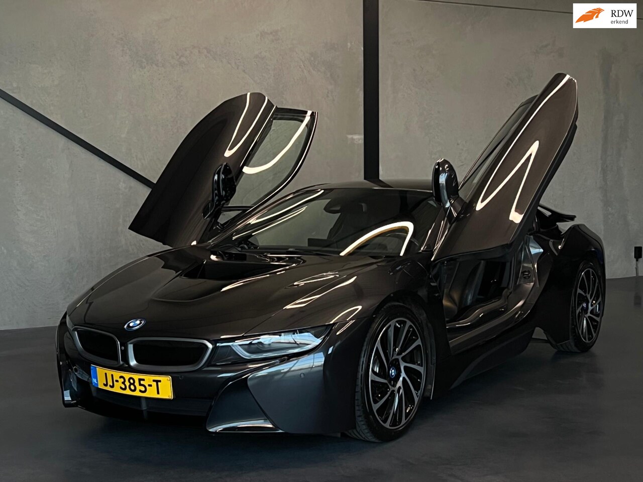 BMW i8 - Head-Up, 20", DAB, 360°, Keyless, Harman-Kardon, LED - AutoWereld.nl