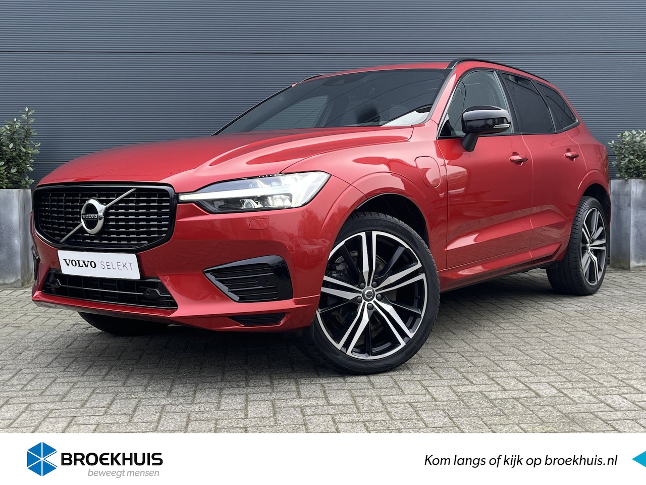 Volvo XC60 - 2.0 Recharge T8 AWD R-Design | Harman/Kardon | 21" | Trekhaak | Panoramadak | All-seasons - AutoWereld.nl