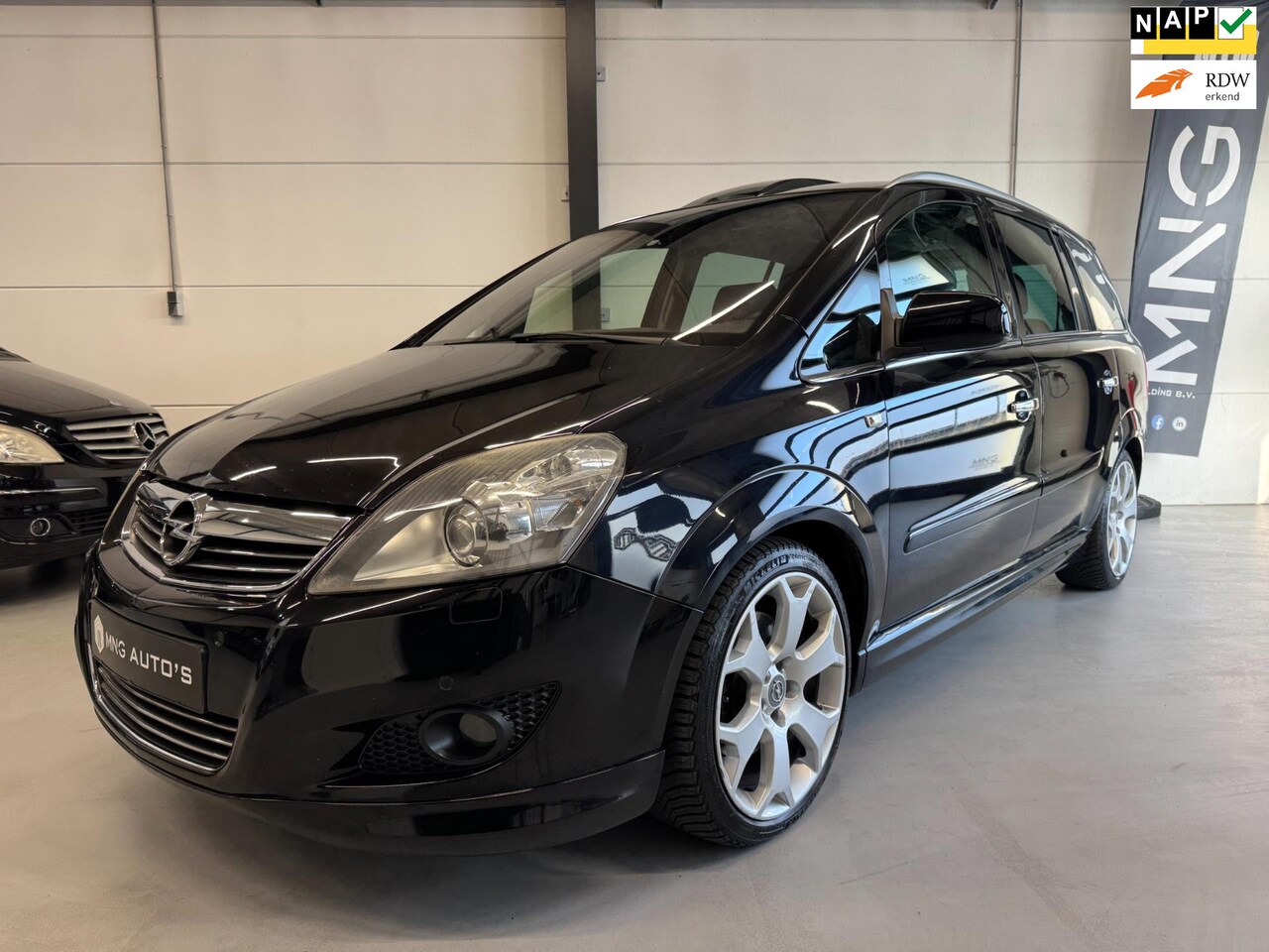 Opel Zafira - 2.2 Cosmo 7P|Entertainment|Pano|Leder|Navi|VOL - AutoWereld.nl