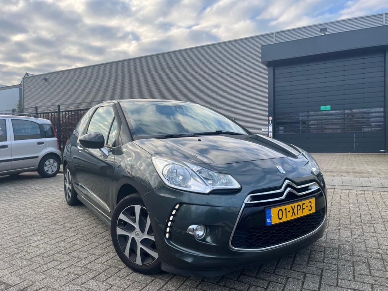 Citroën DS3 - 1.4 e-HDi Automaat Navigatie|Clima So Chic - AutoWereld.nl