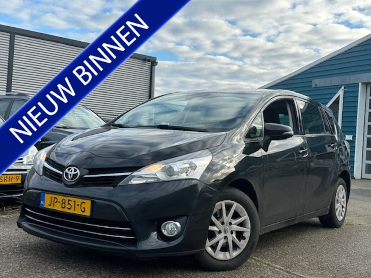 Toyota Verso - 1.6 D-4D Dynamic | ECC | Navi - AutoWereld.nl