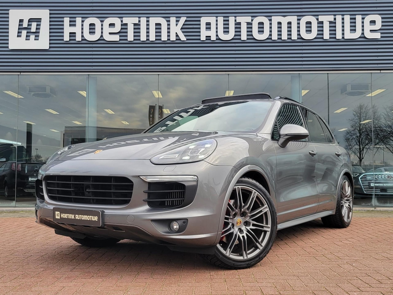 Porsche Cayenne - 4.2 D S | Pano | Lucht | Elc trekhaak - AutoWereld.nl