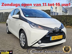 Toyota Aygo - 1.0 VVT-i x-play AUT Camera Zondag OPEN