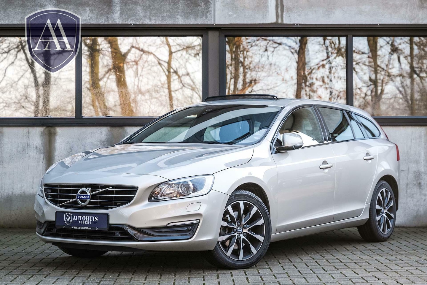 Volvo V60 - 1.5 T3 Polar+ Dynamic Pano Trekhaak Camera Memory - AutoWereld.nl