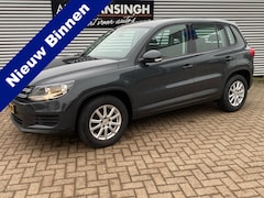 Volkswagen Tiguan - 1.4 TSI Easyline met 146 PK | Trekhaak | Navigatie | Airco | Chiptune | LM Velgen | RIJKLA