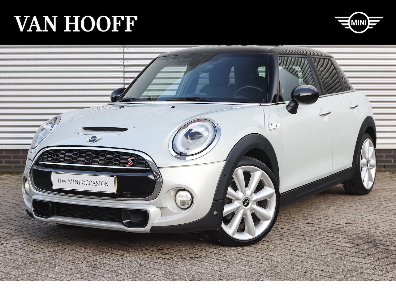 MINI Cooper S - Hatchback Chili Automaat / Panoramadak / Achteruitrijcamera / Sportstoelen / LED / Apple C - AutoWereld.nl