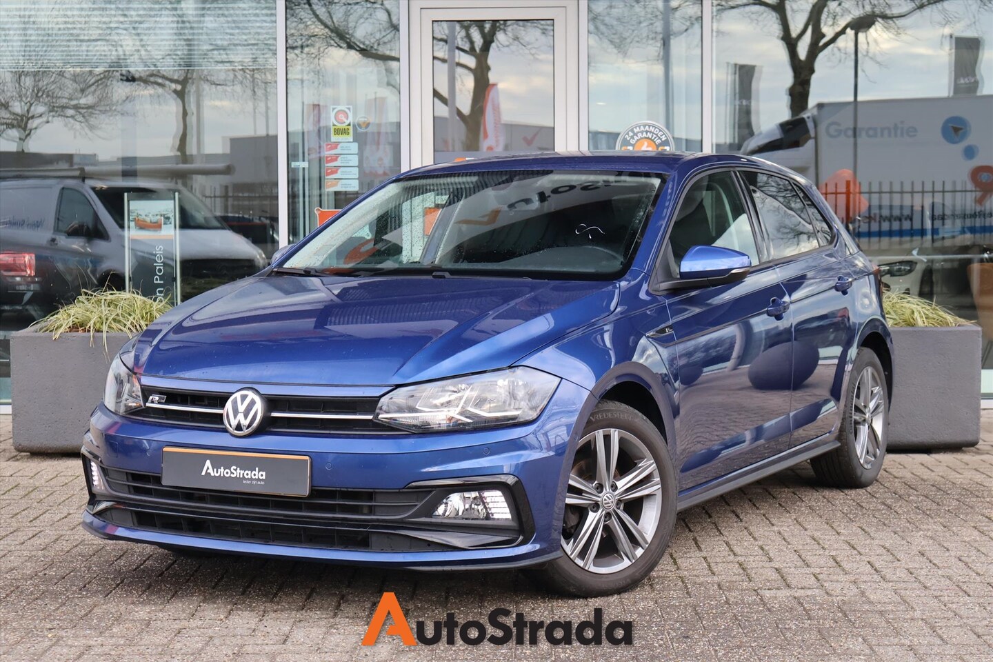 Volkswagen Polo - 1.0 TSI Highline R-LINE 95pk I Carplay | Navi I Climate I ACC I Parkeersensoren - AutoWereld.nl