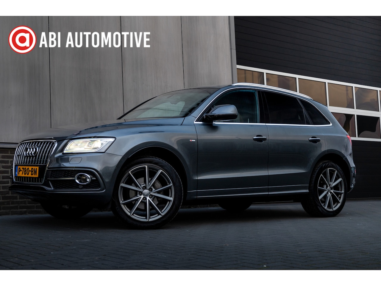 Audi Q5 - 2.0 TFSI 230 pk Quattro Adrenalin Sport S-Line / Sport-Stoelen/ Stoel.Verw/ Xenon/ Camera/ - AutoWereld.nl