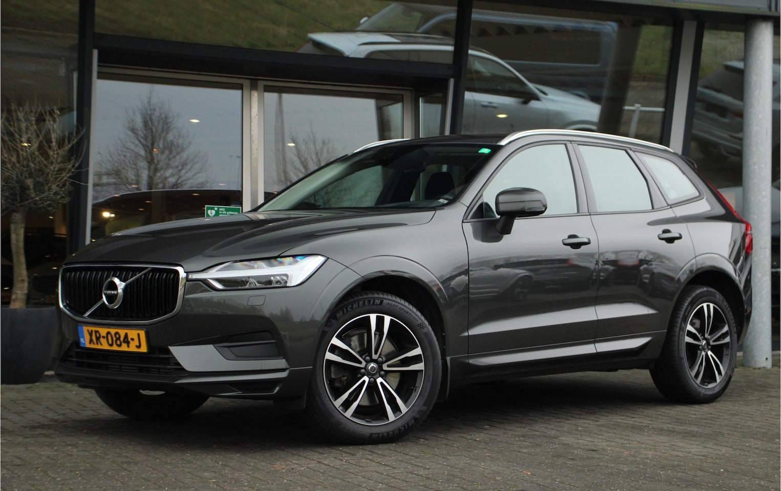 Volvo XC60 - T5 Momentum Pro | Adaptive cruise | Head-up display | Stuur/Stoelverwarming | Camera | 19- - AutoWereld.nl