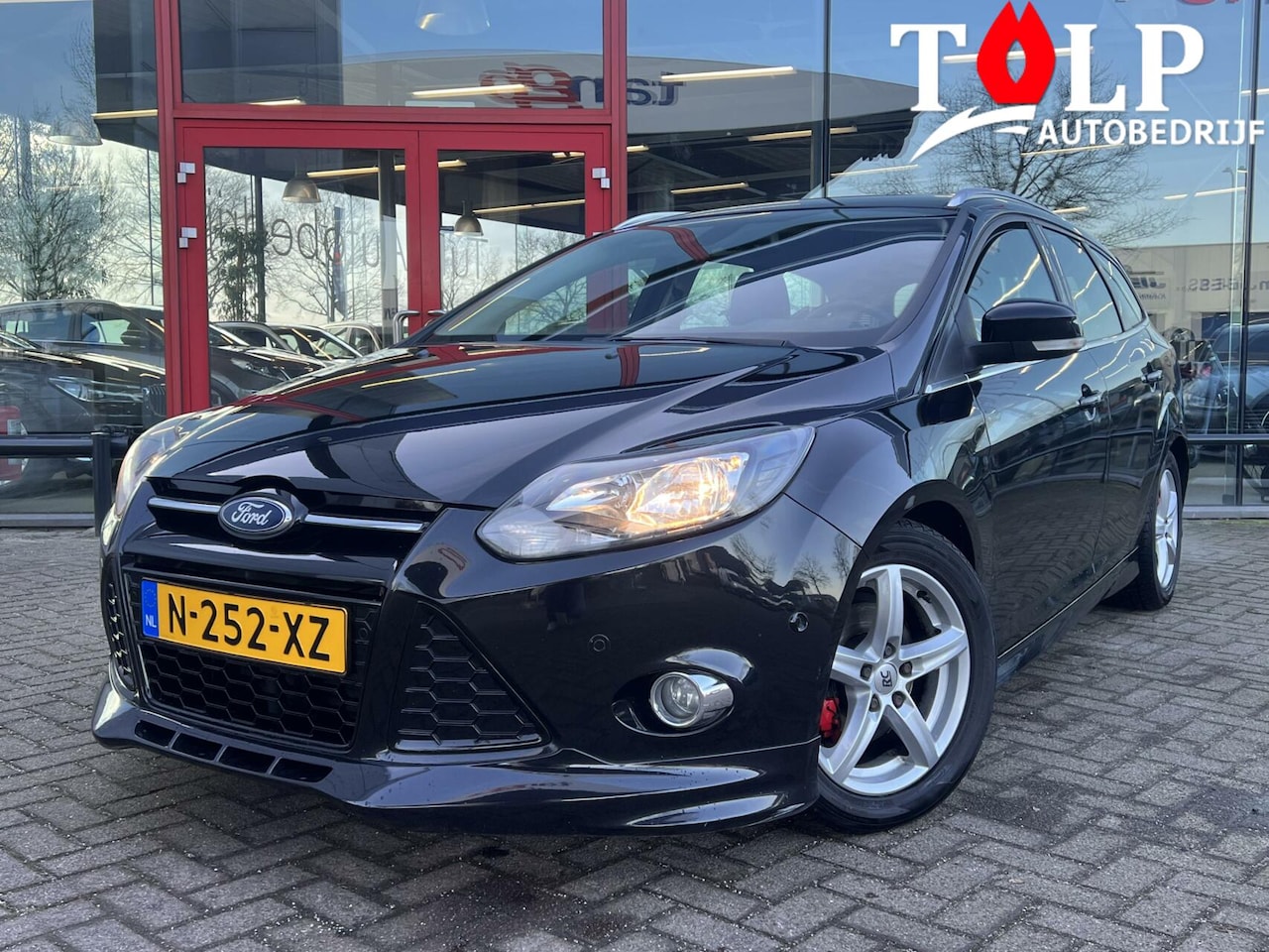 Ford Focus Wagon - 1.0 EcoBoost Titanium Airco Clima Cruise Sport - AutoWereld.nl