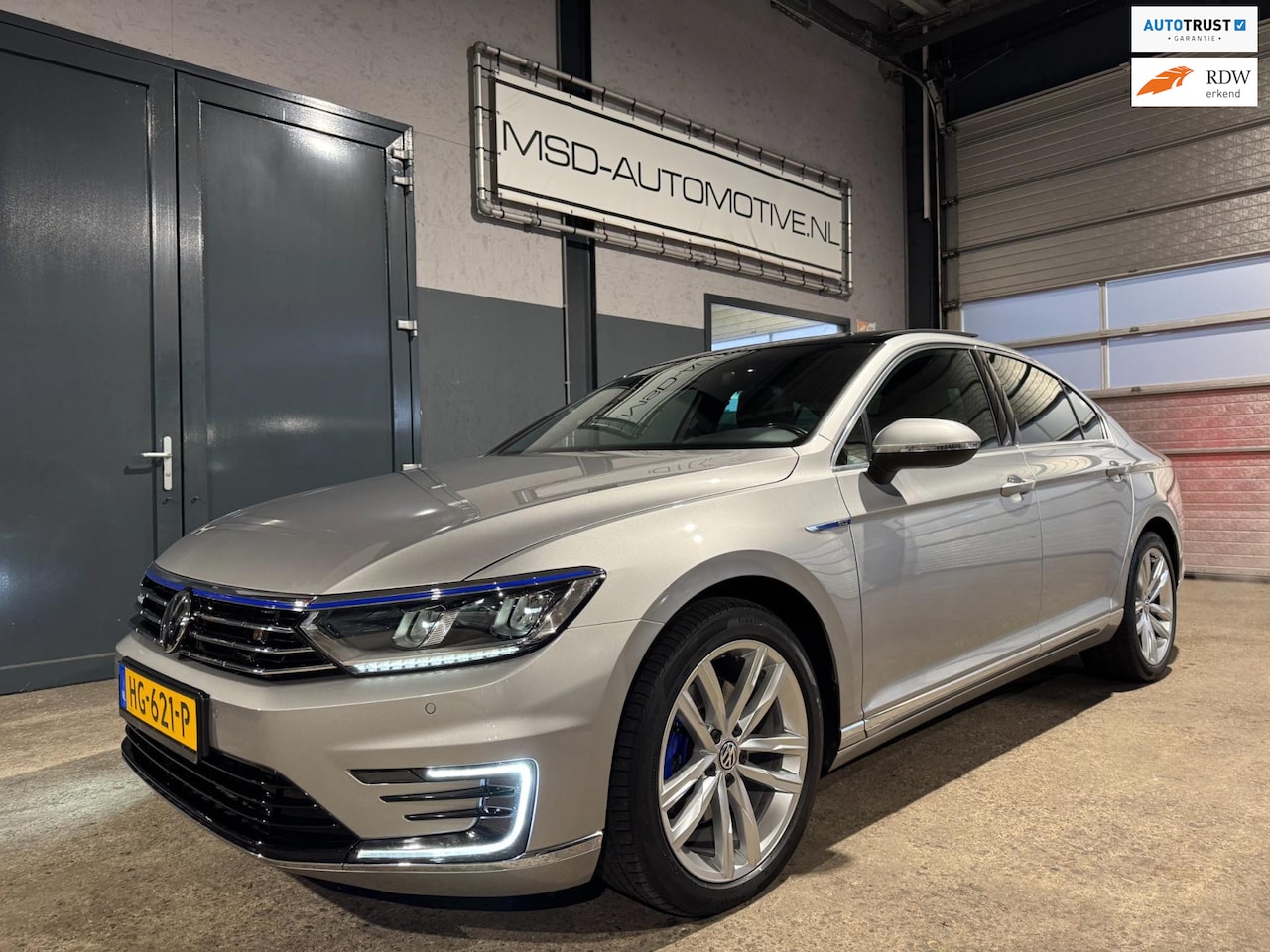 Volkswagen Passat - 1.4 TSI GTE Highline Panoramadak Digidash Stoelverwarming NAP - AutoWereld.nl