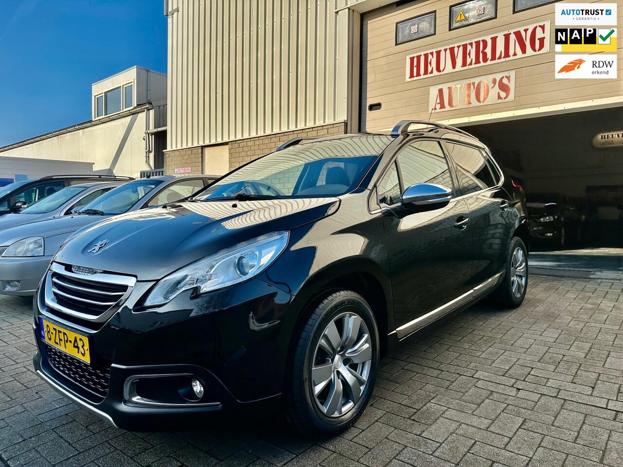 Peugeot 2008 - 1.2 PureTech Allure|CLIMA|NAVI|PANO|PDC - AutoWereld.nl