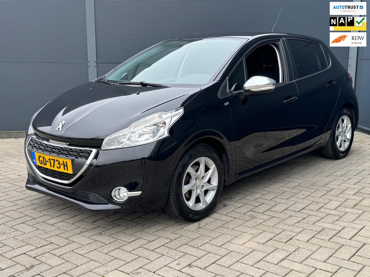 Peugeot 208 - 1.2 PureTech / Navi / Pdc / Nap - AutoWereld.nl