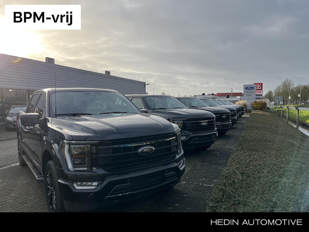 Ford F150 - USA F-150 5.0 V8 SuperCrew Lariat 4x4 FX4 Black Edition | uit voorraad leverbaar | - AutoWereld.nl