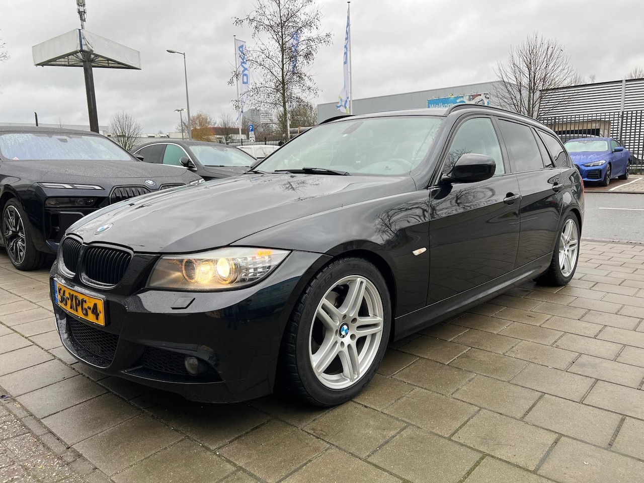 BMW 3-serie Touring - 318i Corporate Lease M Sport Edition Pano/Navi/Alcantara/19"/NAP - AutoWereld.nl