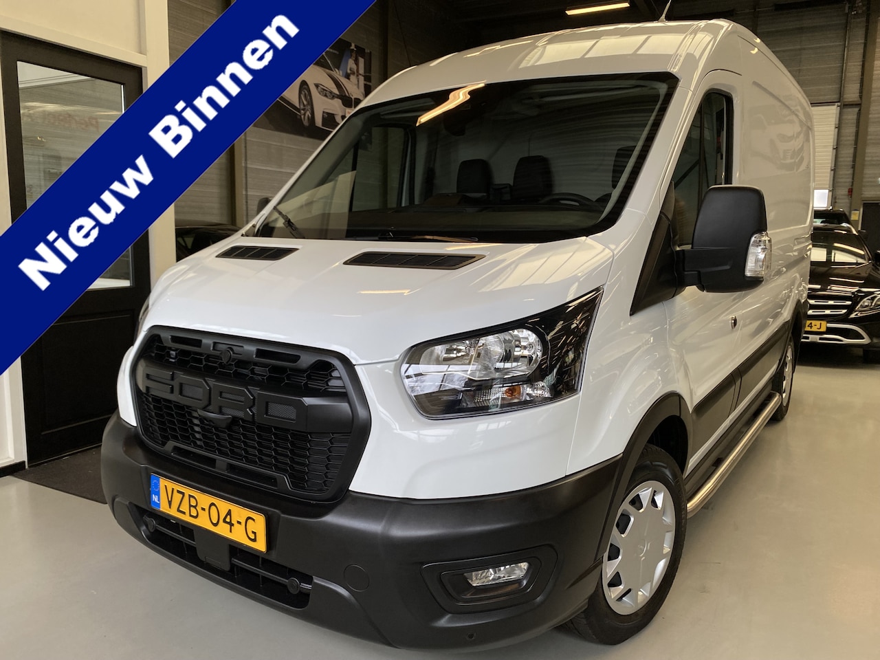 Ford Transit - 310 2.0 TDCI L2H2 Trend Airco, Cruise, Camera, Raptor Grill - AutoWereld.nl