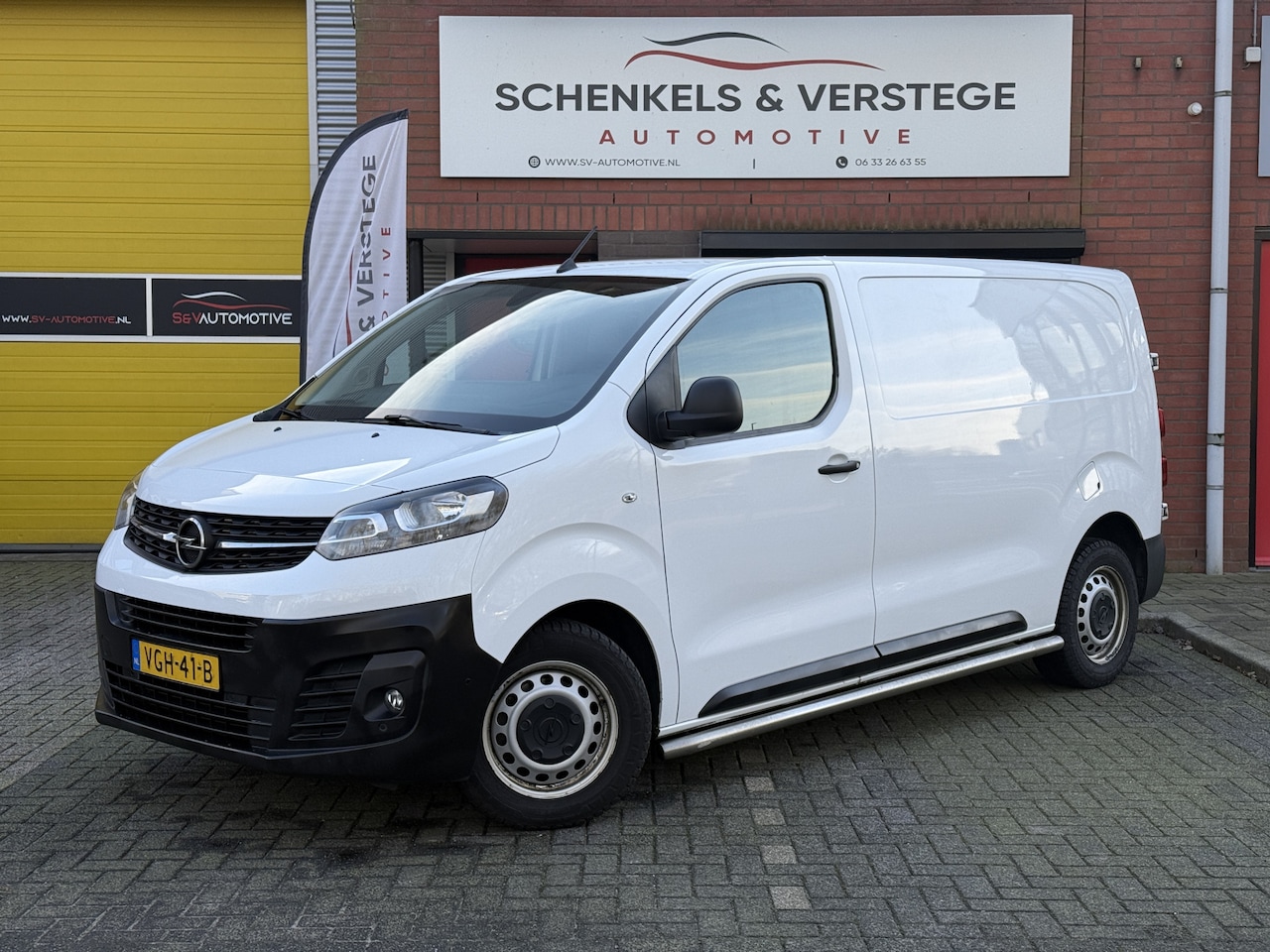 Opel Vivaro - 122 pk L2H1 Edition / 3 Pers / Automaat / Camera / Navigatie / - AutoWereld.nl