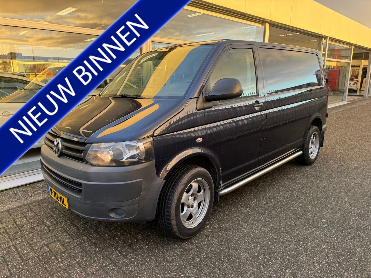 Volkswagen Transporter - 2.0 TDI L1H1 BM T800 DC Budgetline | 3-Zitplaatsen | Airco | Navigatie | Zijschuifdeur-rec - AutoWereld.nl