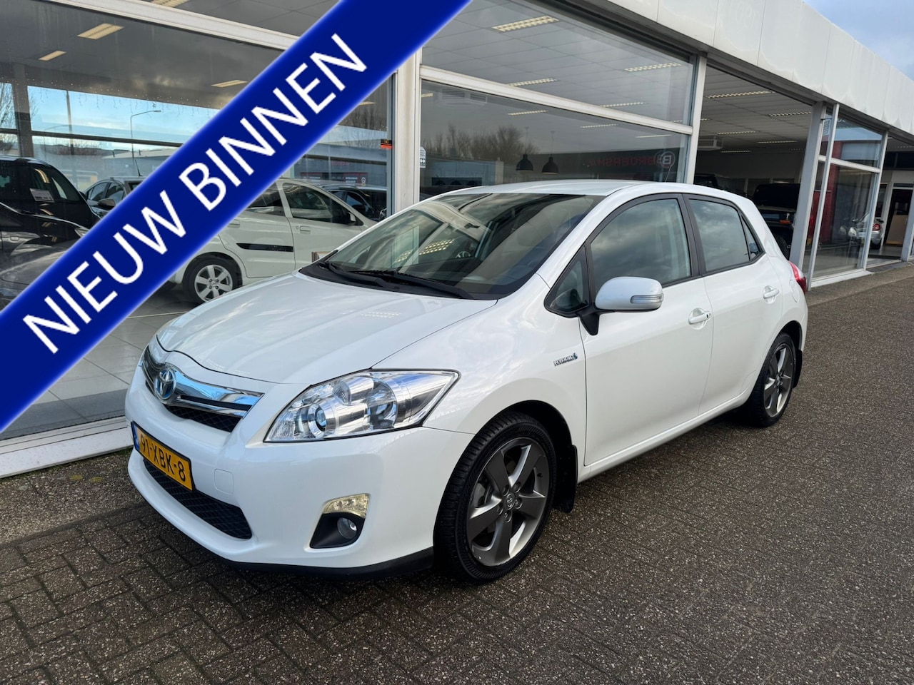 Toyota Auris - 1.8 Full Hybrid Executive | Automaat | Navigatie | Start/stop functie  | Cruise control | - AutoWereld.nl