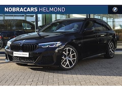 BMW 5-serie Touring - 530e xDrive High Executive M Sport Automaat / Panoramadak / Sportstoelen / Stoelverwarming